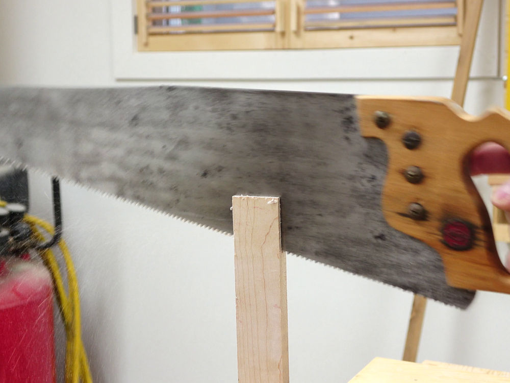 cutting with the handsaw